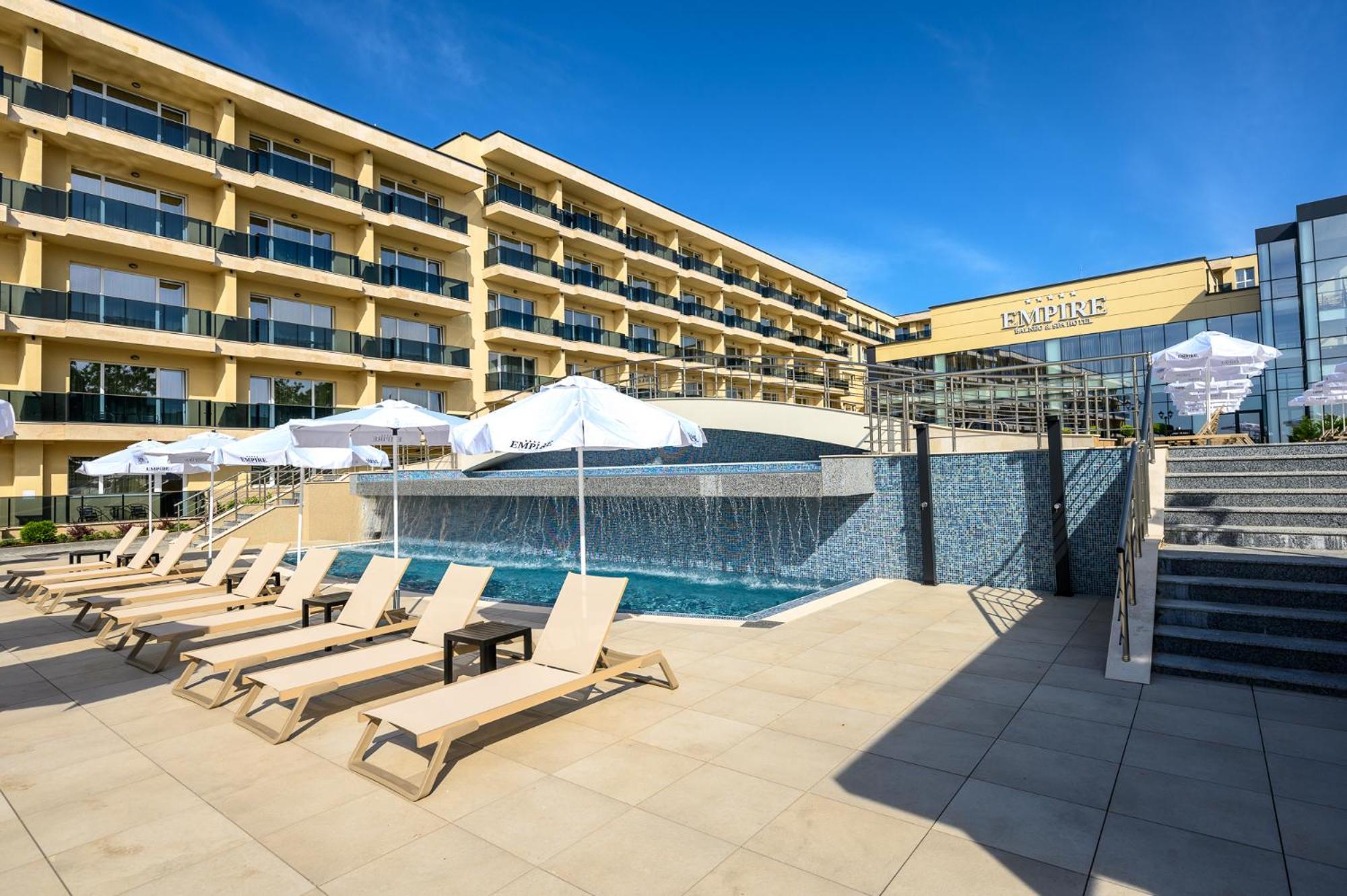 Empire Balneo & Spa Hotel 히사랴 외부 사진