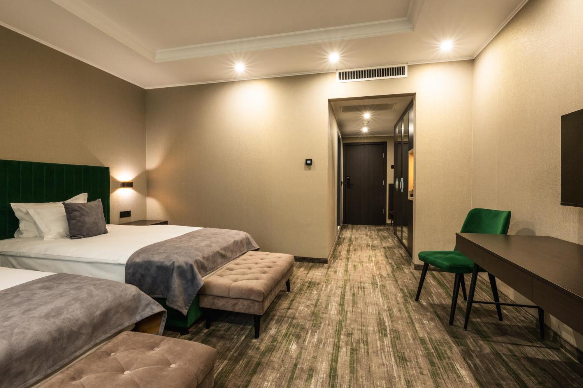 Empire Balneo & Spa Hotel 히사랴 외부 사진