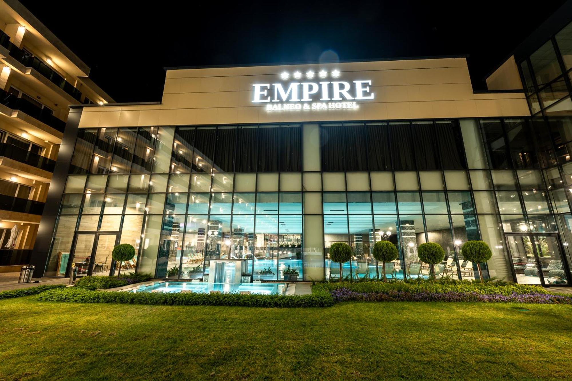 Empire Balneo & Spa Hotel 히사랴 외부 사진
