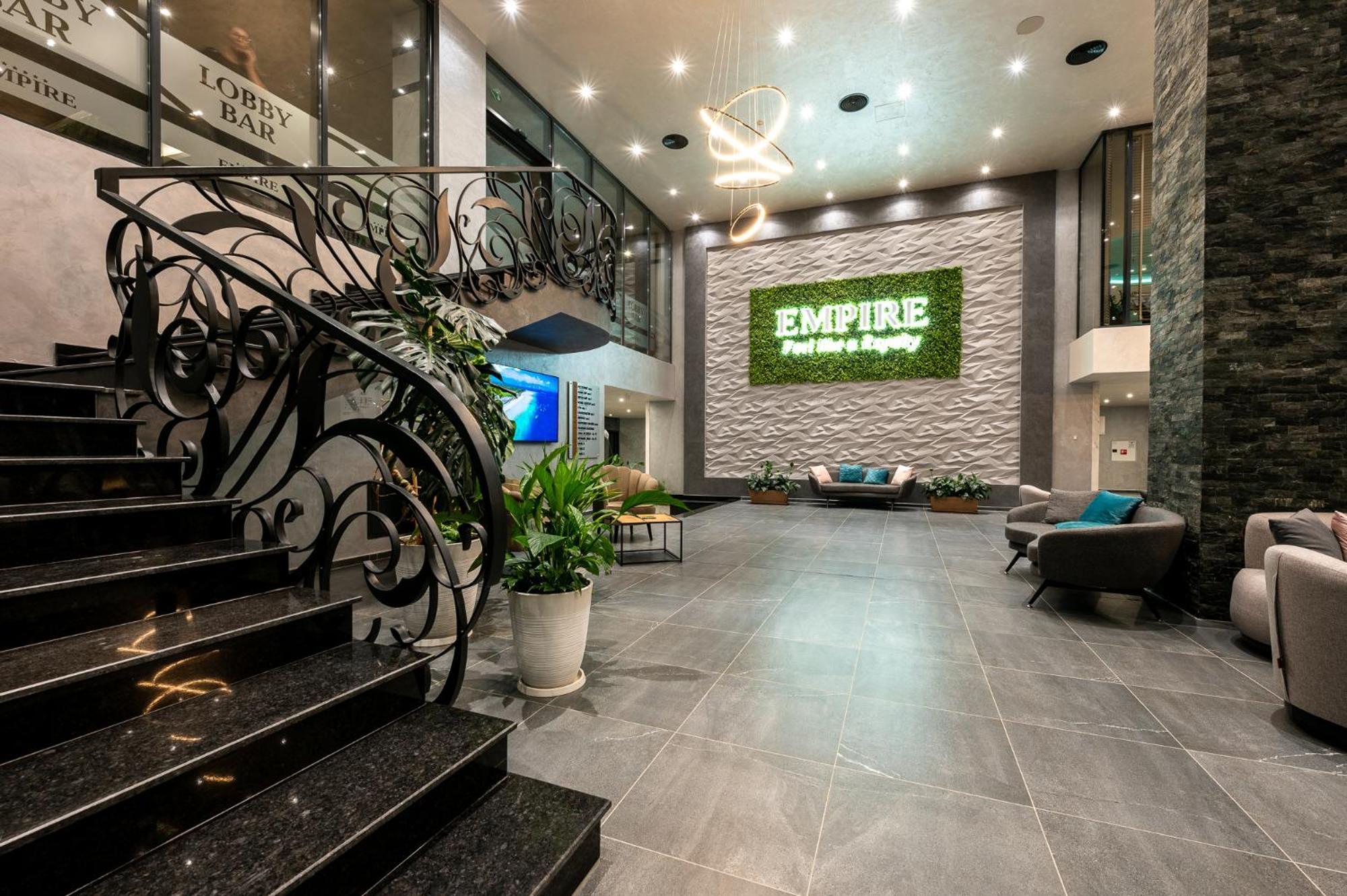 Empire Balneo & Spa Hotel 히사랴 외부 사진